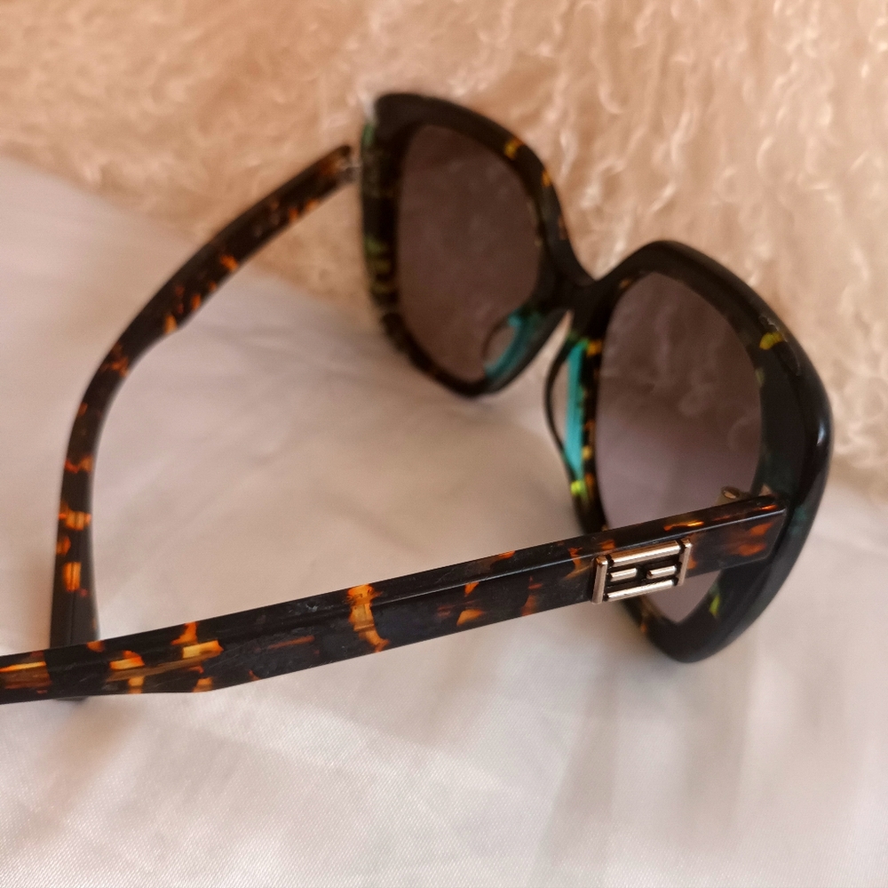 FENDI Sunglasses - Picture 8 of 12